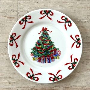 7.5” Christmas plates (6)